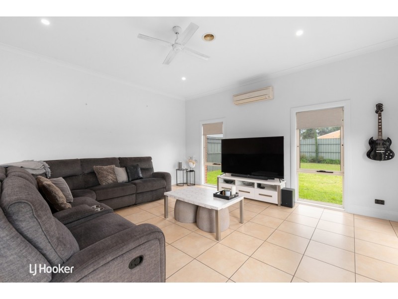 2 Dinwoodie Avenue, Clarence Gardens SA 5039