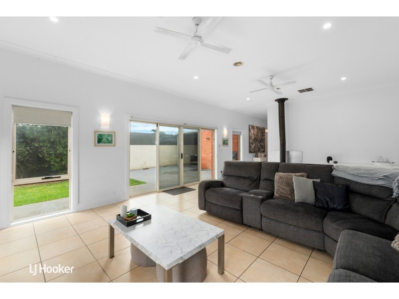 2 Dinwoodie Avenue, Clarence Gardens SA 5039