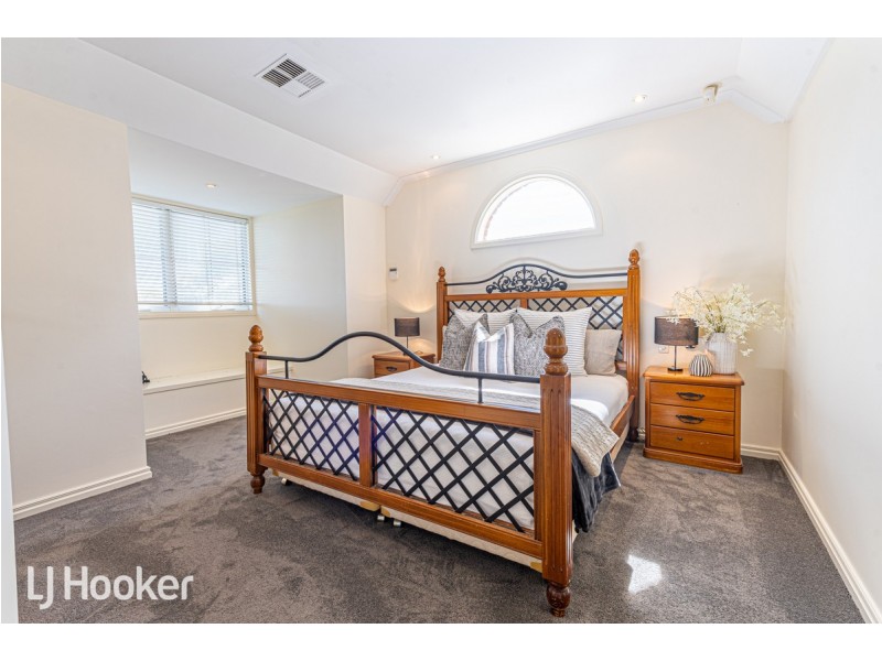 8 Honolulu Grove, West Lakes SA 5021