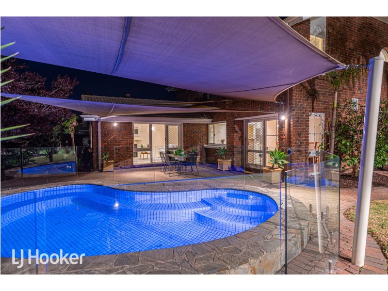 8 Honolulu Grove, West Lakes SA 5021