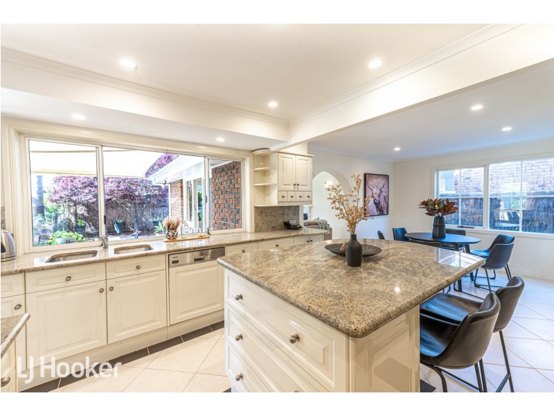 8 Honolulu Grove, West Lakes SA 5021