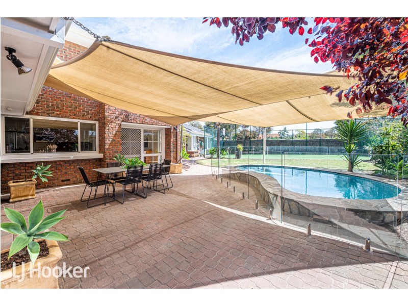 8 Honolulu Grove, West Lakes SA 5021