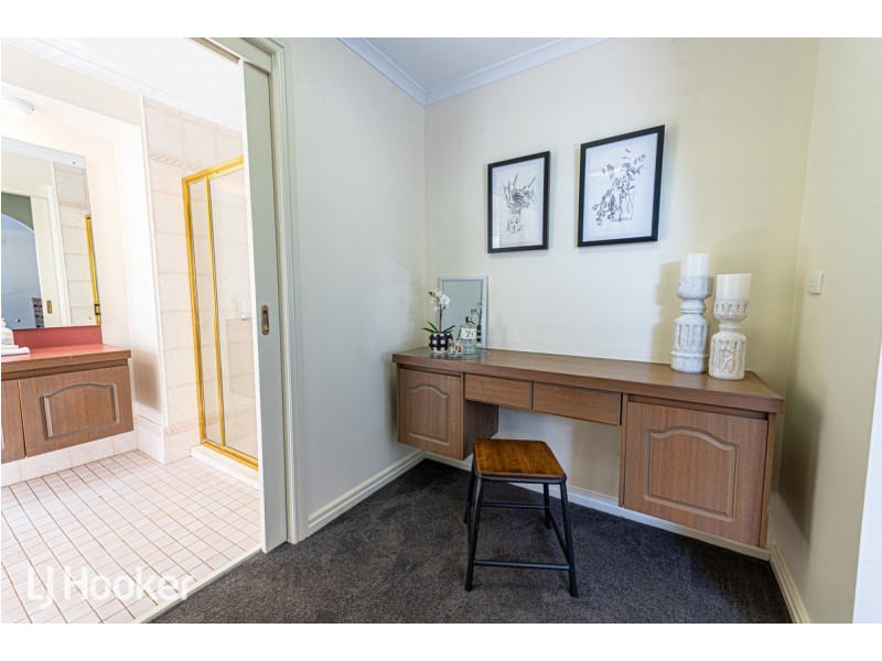 8 Honolulu Grove, West Lakes SA 5021