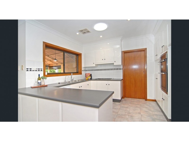8 Theodore Avenue, Athelstone SA 5076