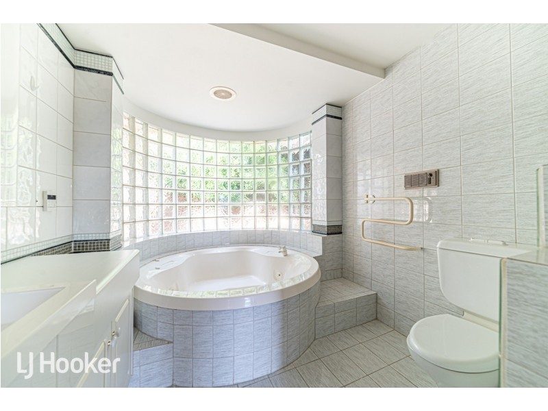 32 Patrick Auld Drive, Auldana SA 5072