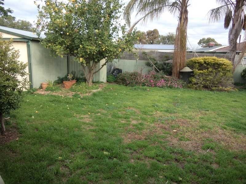 27 Barmera Avenue, Hope Valley SA 5090