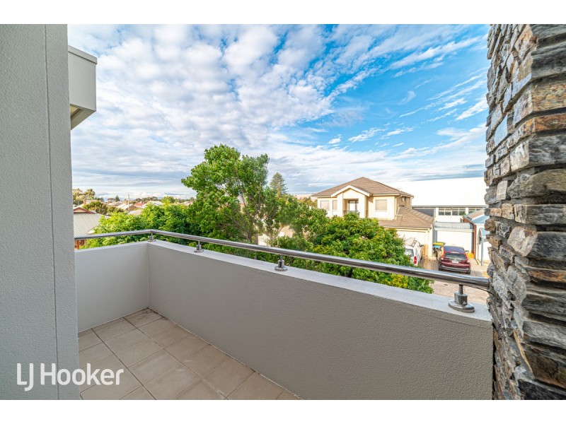 2 Moore Street, Birkenhead SA 5015