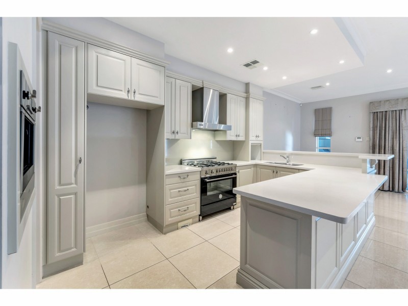 24A Eighth Avenue, St Peters SA 5069