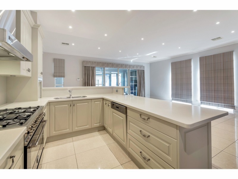 24A Eighth Avenue, St Peters SA 5069