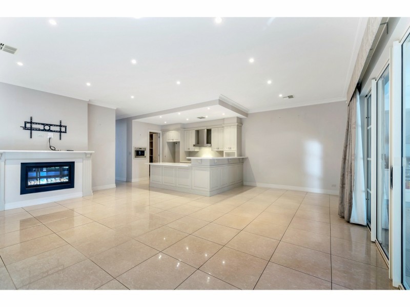 24A Eighth Avenue, St Peters SA 5069