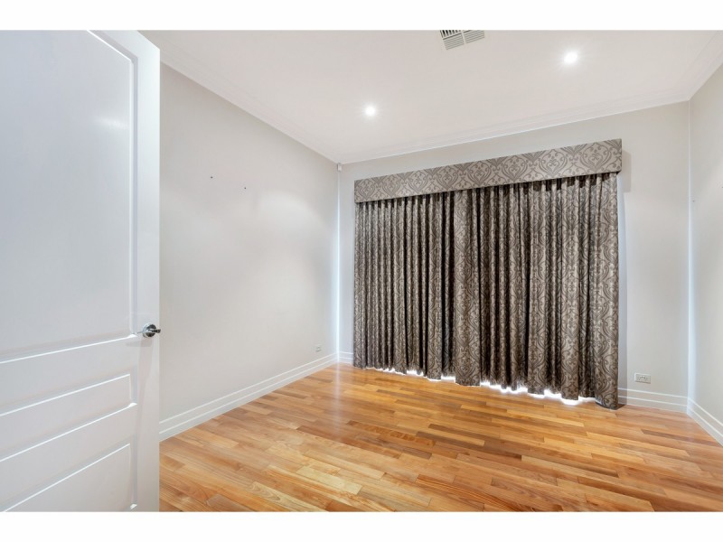 24A Eighth Avenue, St Peters SA 5069