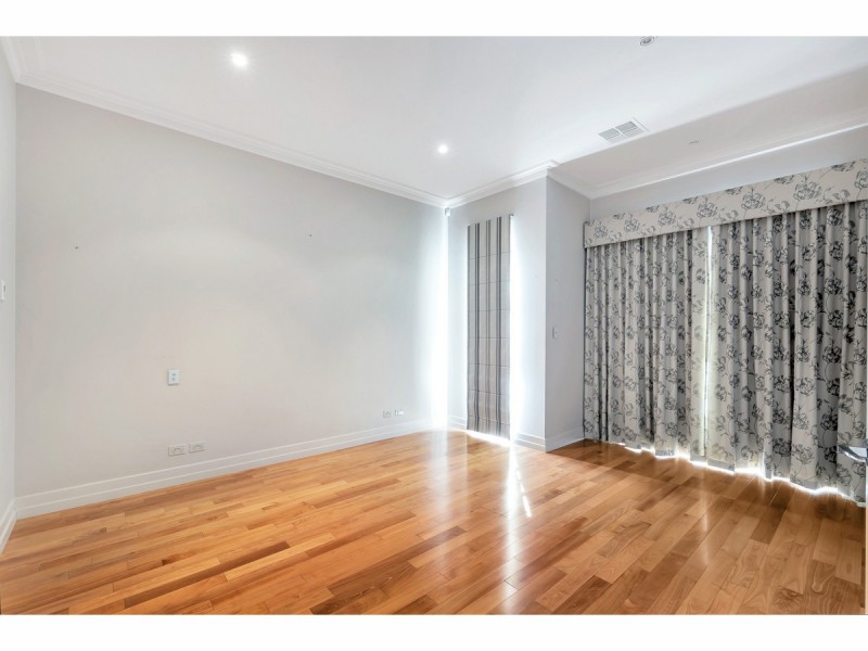 24A Eighth Avenue, St Peters SA 5069