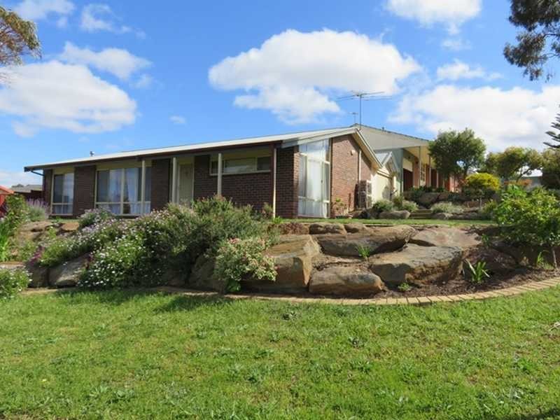 8 Streeton Avenue, Hope Valley SA 5090