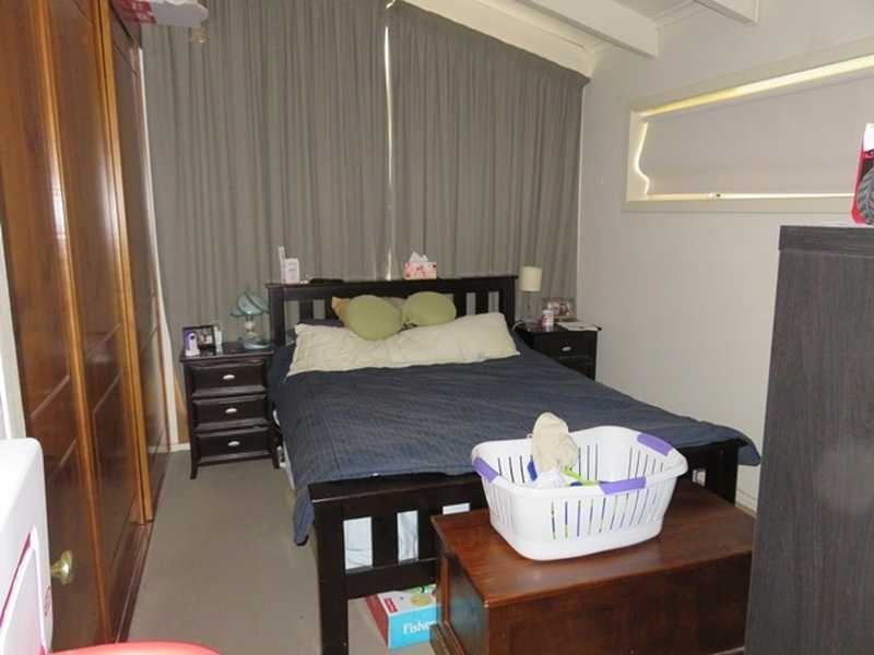 8 Streeton Avenue, Hope Valley SA 5090