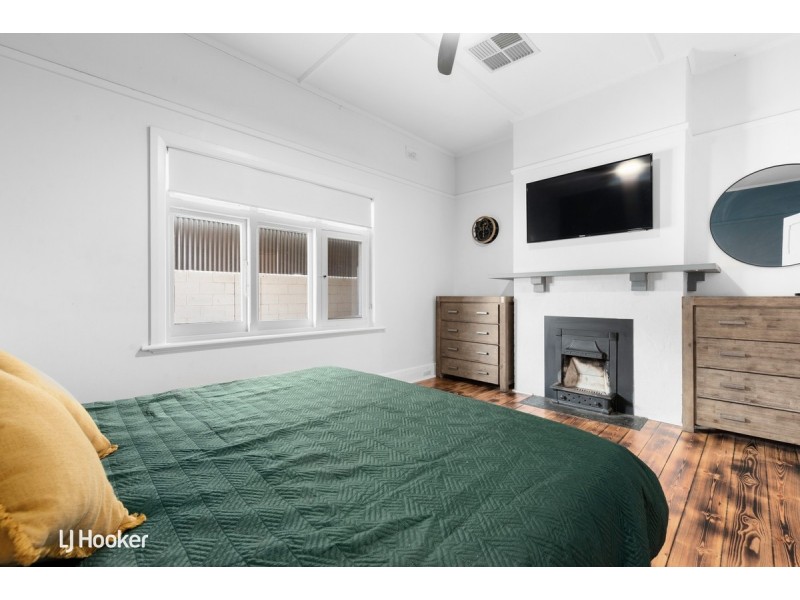 2 Dinwoodie Avenue, Clarence Gardens SA 5039