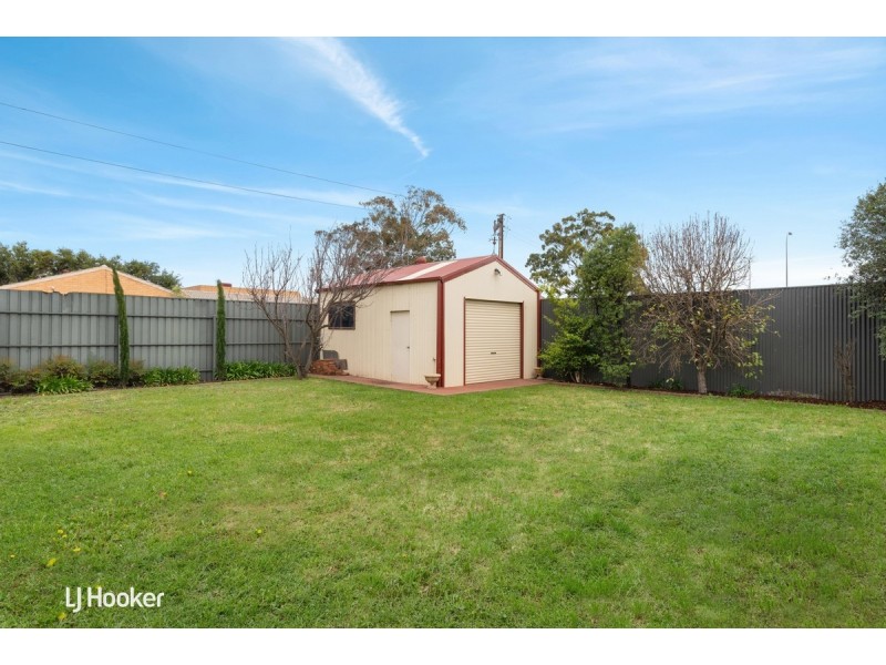 2 Dinwoodie Avenue, Clarence Gardens SA 5039