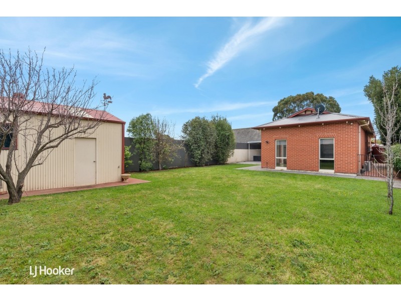 2 Dinwoodie Avenue, Clarence Gardens SA 5039