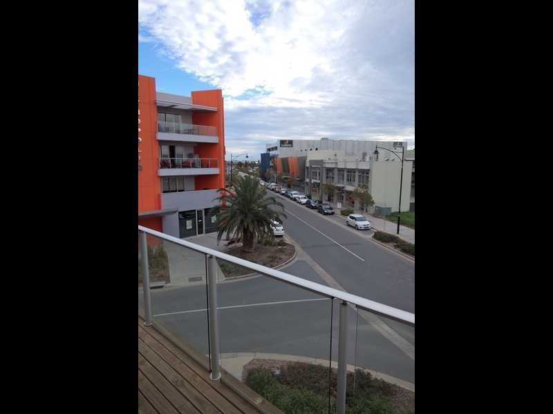 7 / 16 – 1 Metro Parade, Mawson Lakes SA 5095