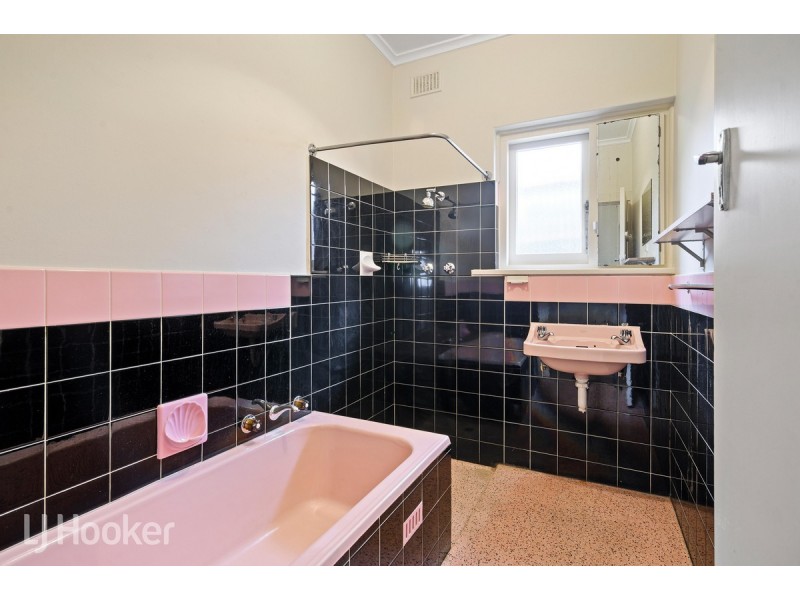 26 Cedar Avenue, Campbelltown SA 5074