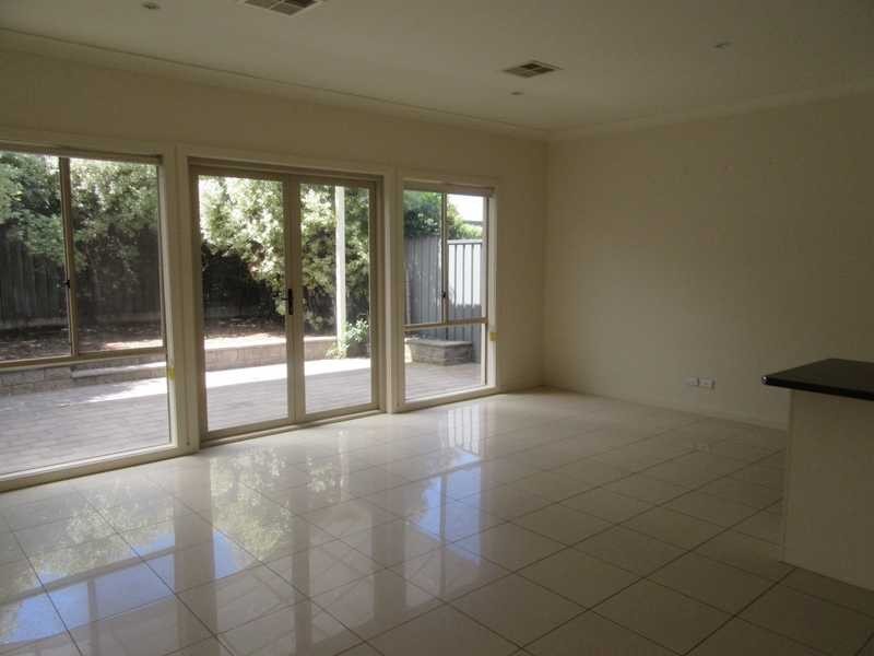 11B LESLIE AVENUE, Campbelltown SA 5074
