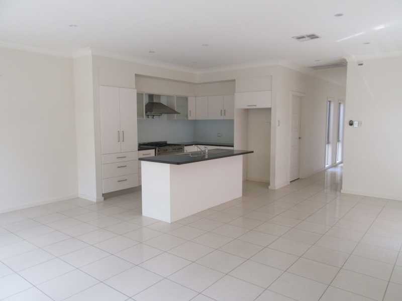 11B LESLIE AVENUE, Campbelltown SA 5074