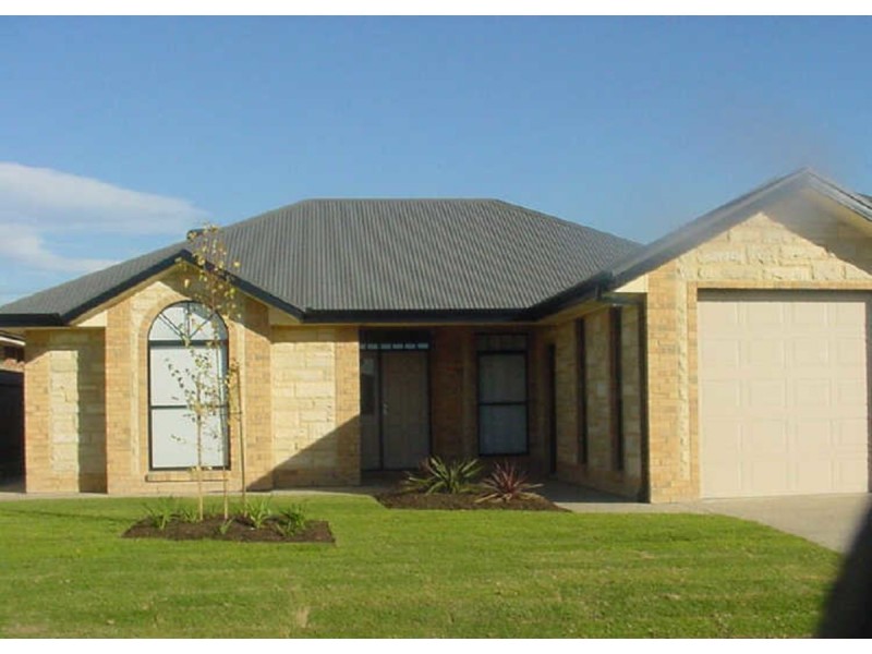 8 Lomman Avenue, Newton SA 5074