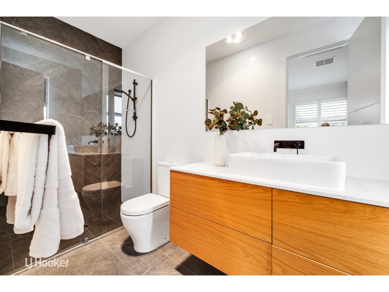 1A Douglas Grove, Glenelg North SA 5045