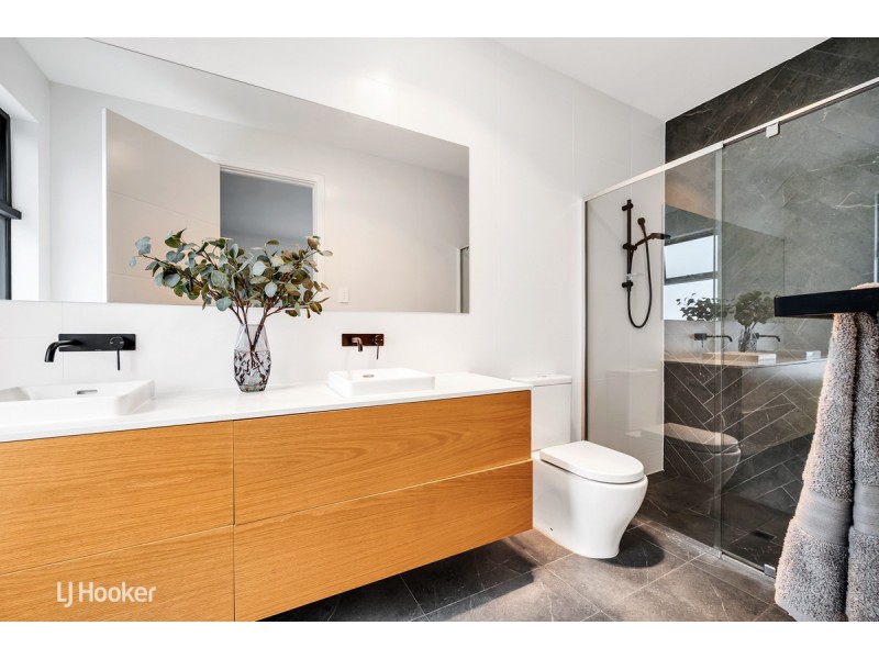 1A Douglas Grove, Glenelg North SA 5045