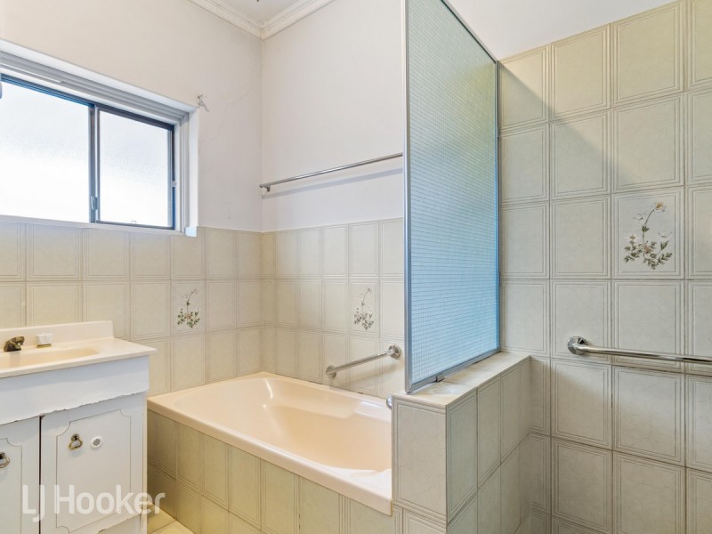 16 Russell Road, Athelstone SA 5076