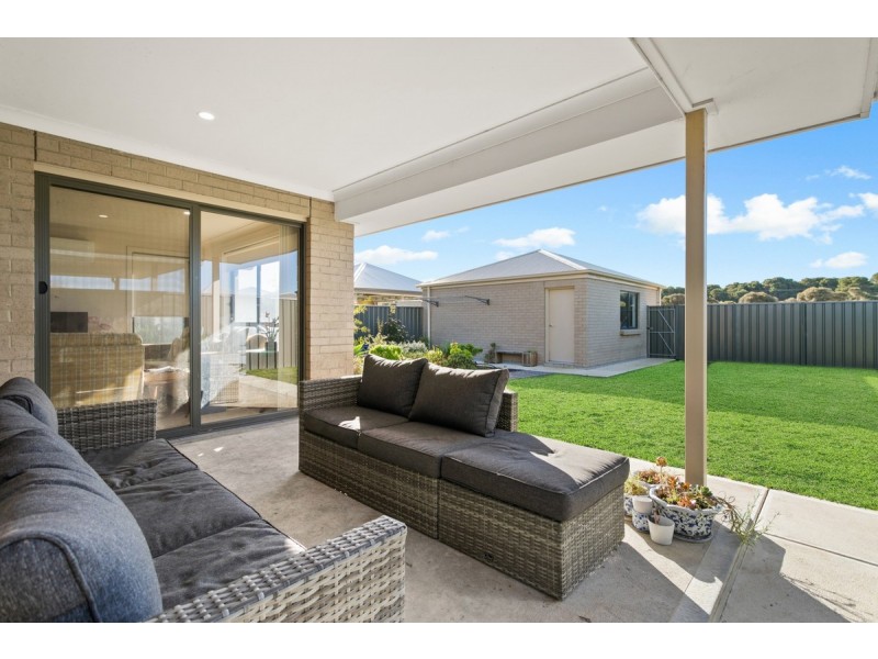83 Princess Royal Parade, Hindmarsh Island SA 5214
