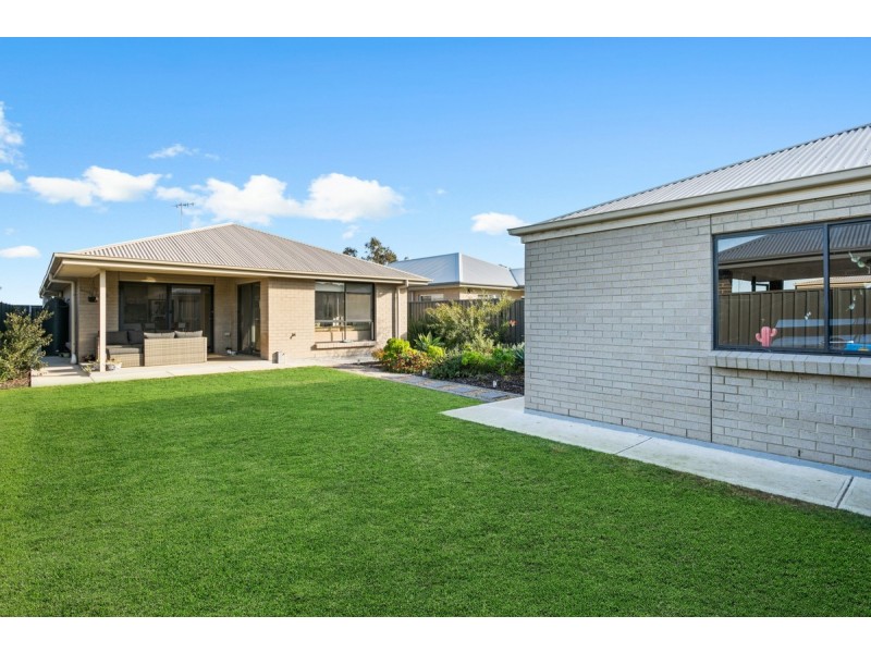 83 Princess Royal Parade, Hindmarsh Island SA 5214