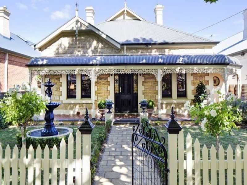 31 Seventh Avenue, St Peters SA 5069