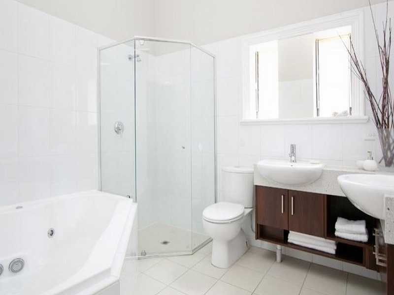 31 Seventh Avenue, St Peters SA 5069