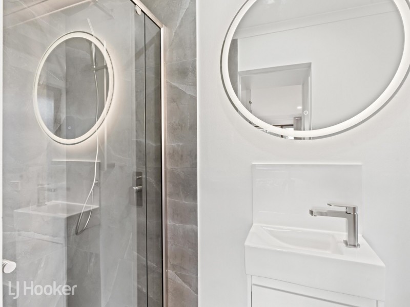 10 Snowy Drive, Valley View SA 5093