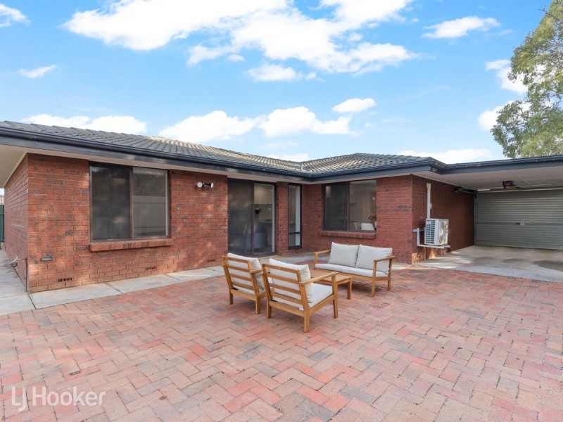 10 Snowy Drive, Valley View SA 5093