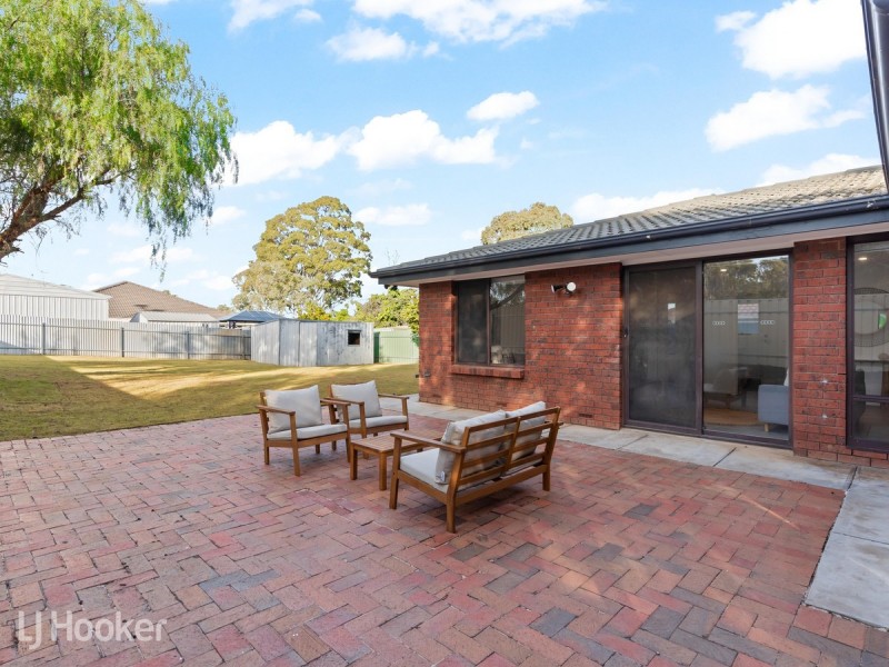 10 Snowy Drive, Valley View SA 5093