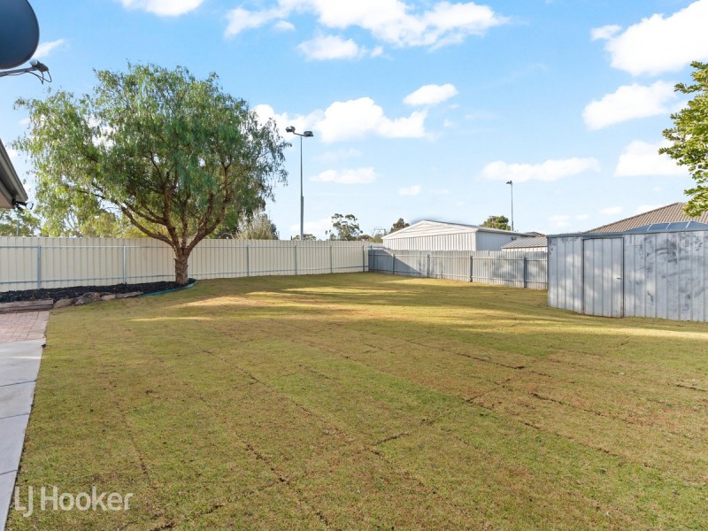 10 Snowy Drive, Valley View SA 5093