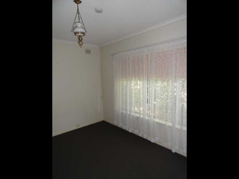 33 Rita Avenue, Rostrevor SA 5073