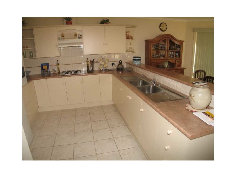 6 Ridgefield Avenue, Paradise SA 5075