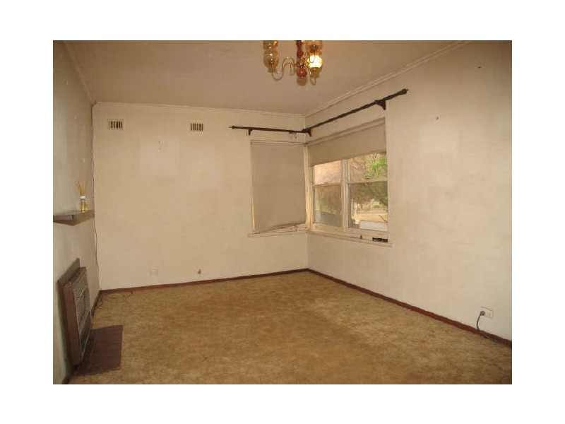 2 Reading Street, Clearview SA 5085