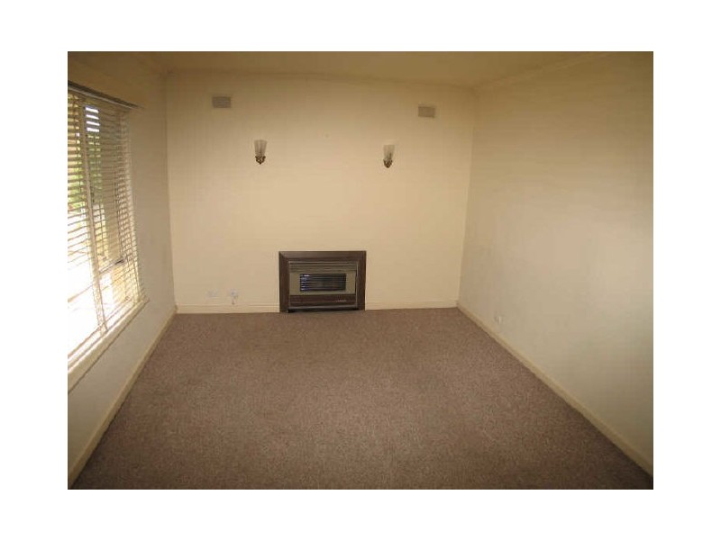 13 Forrest Ave, Valley View SA 5093