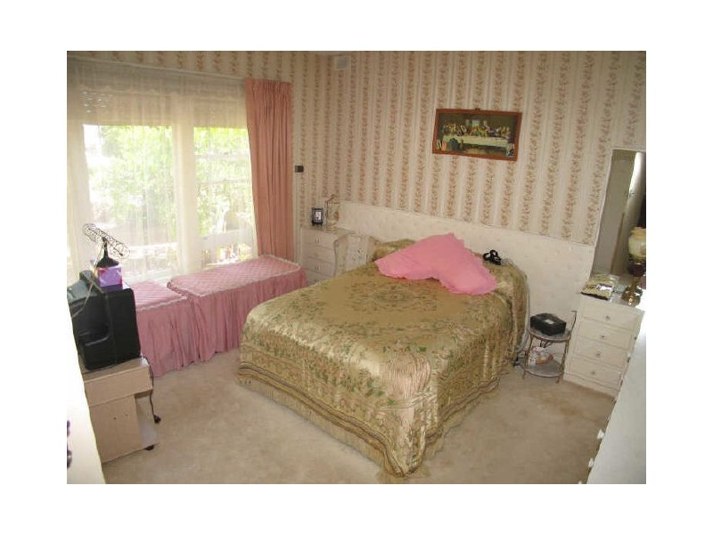 29 Emery Road, Campbelltown SA 5074