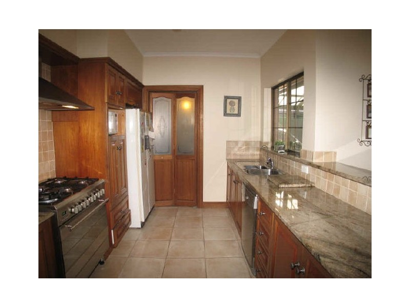 37 Thomson Ave, Rostrevor SA 5073