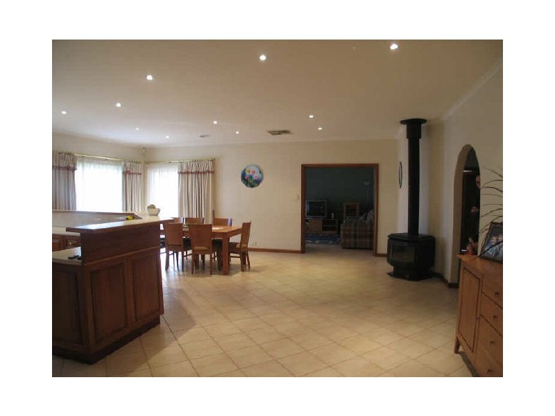 16 Gulfview Parade, Valley View SA 5093