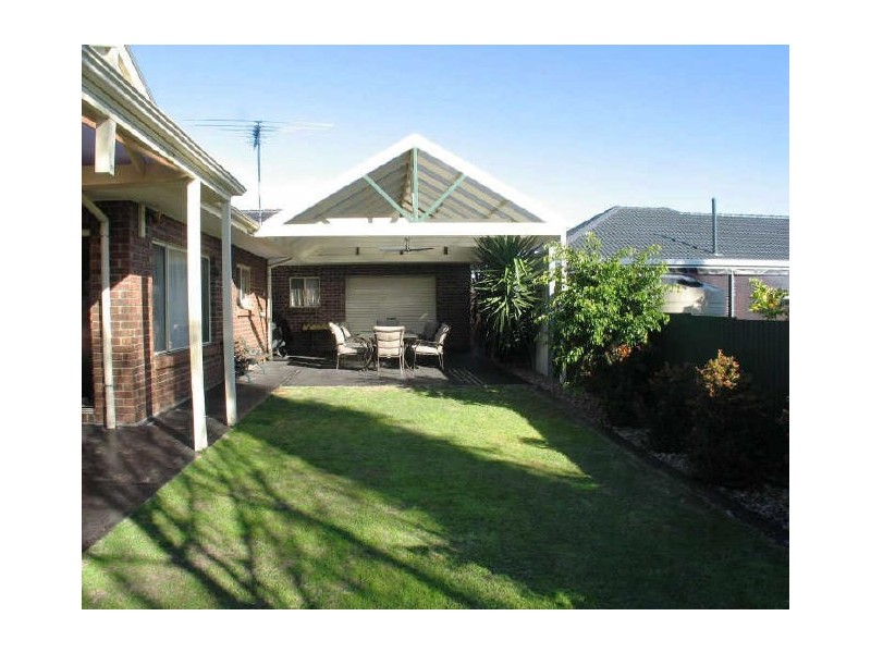 16 Gulfview Parade, Valley View SA 5093