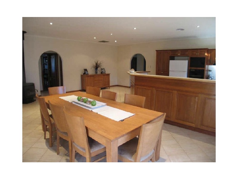 16 Gulfview Parade, Valley View SA 5093