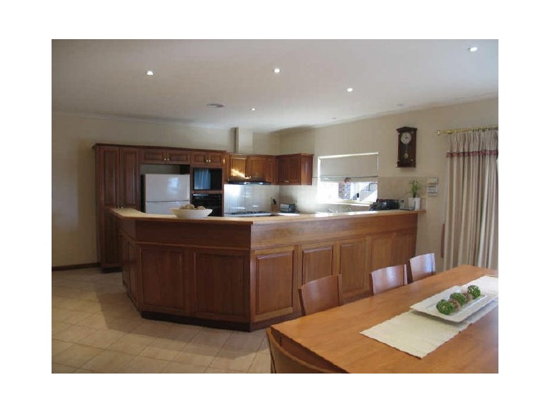 16 Gulfview Parade, Valley View SA 5093