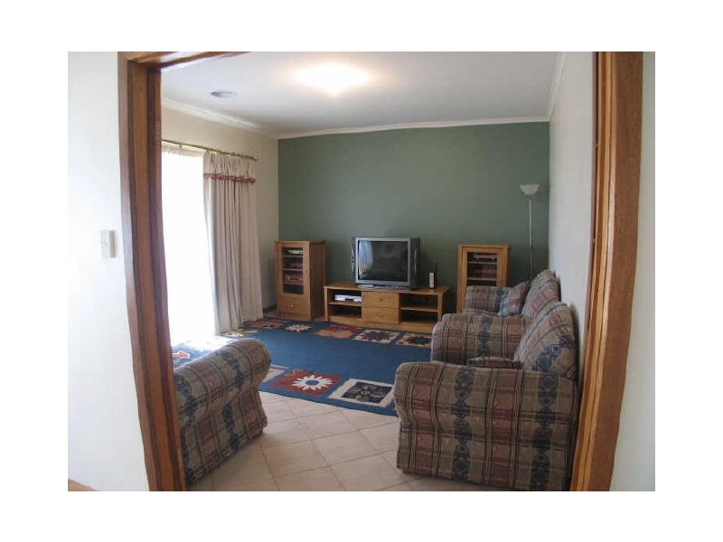 16 Gulfview Parade, Valley View SA 5093