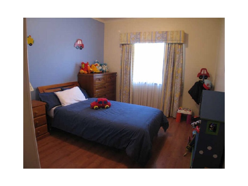 16 Gulfview Parade, Valley View SA 5093