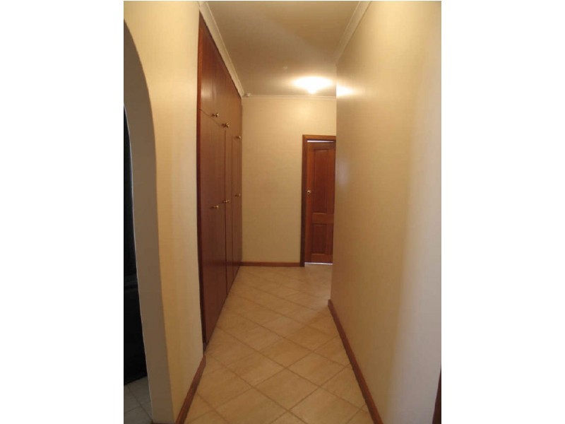 16 Gulfview Parade, Valley View SA 5093